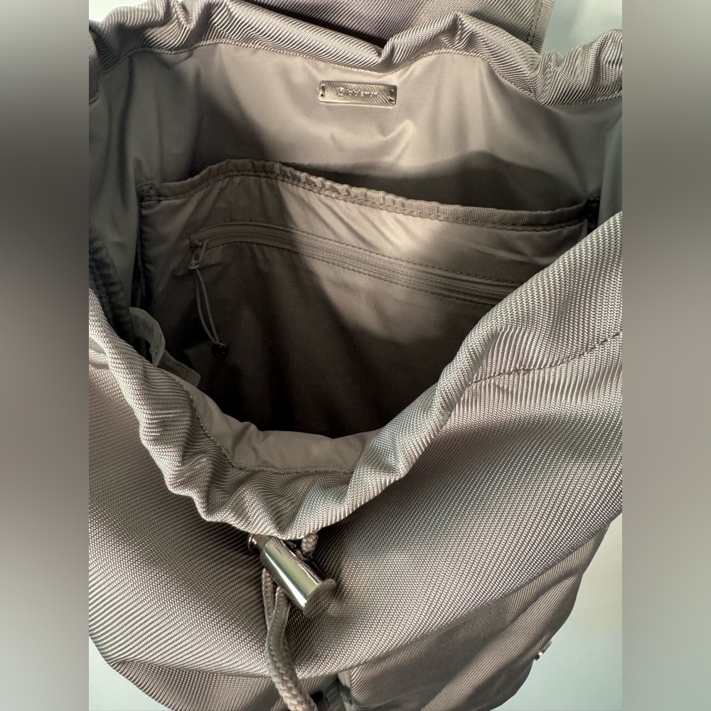 Lululemon Carry Onward Rucksack *12L - Picture 6 of 17
